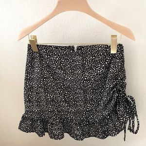 BLACK AND WHITE POLKA DOT SKIRT VIBRANT
